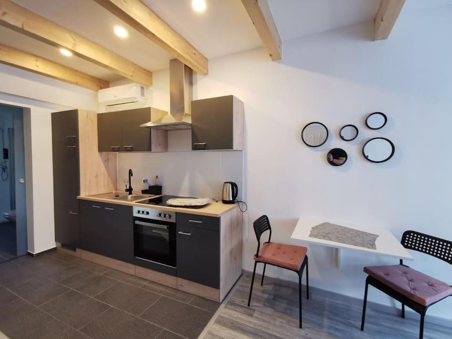 Altstadt-Apartment & Fewo Og Fuer Max 3 Pers 할덴슬레벤 외부 사진